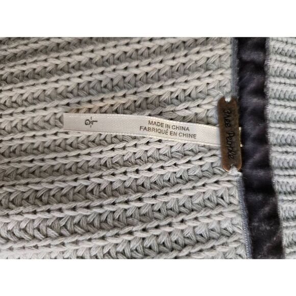 Free People light gray v neck cotton box sweater with bell sleeves.  Size L. - Picture 3 of 4